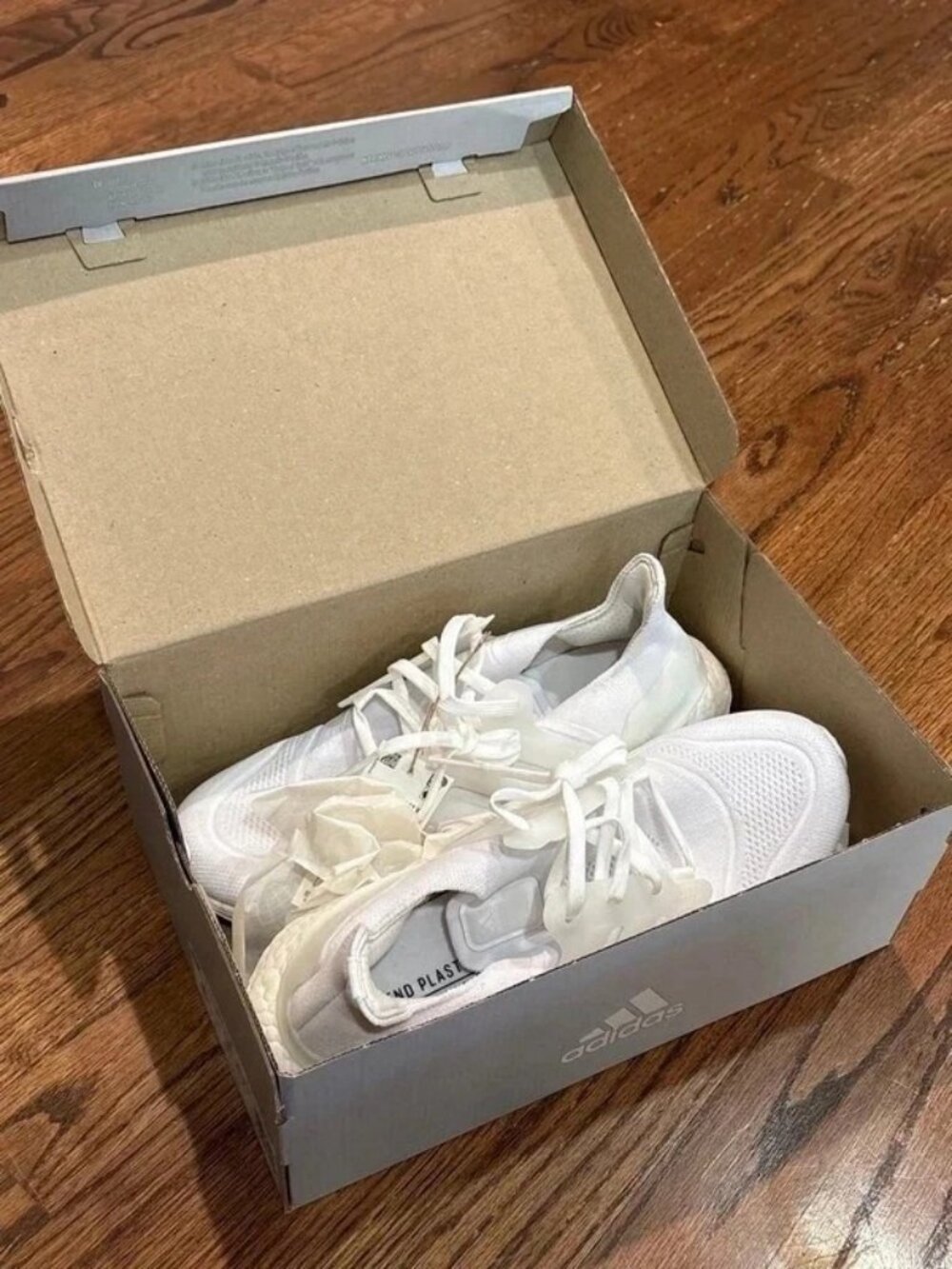 GX5590 Size 8.5 Women Adidas Ultraboost 22 W White New in Box Never Worn